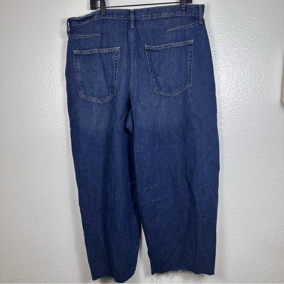Universal Thread Relaxed Fit Dark Blue Jeans - Picture 2 of 8